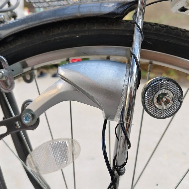 Phare LED à induction pour vél - Mountain Biking In Japan avis et prix